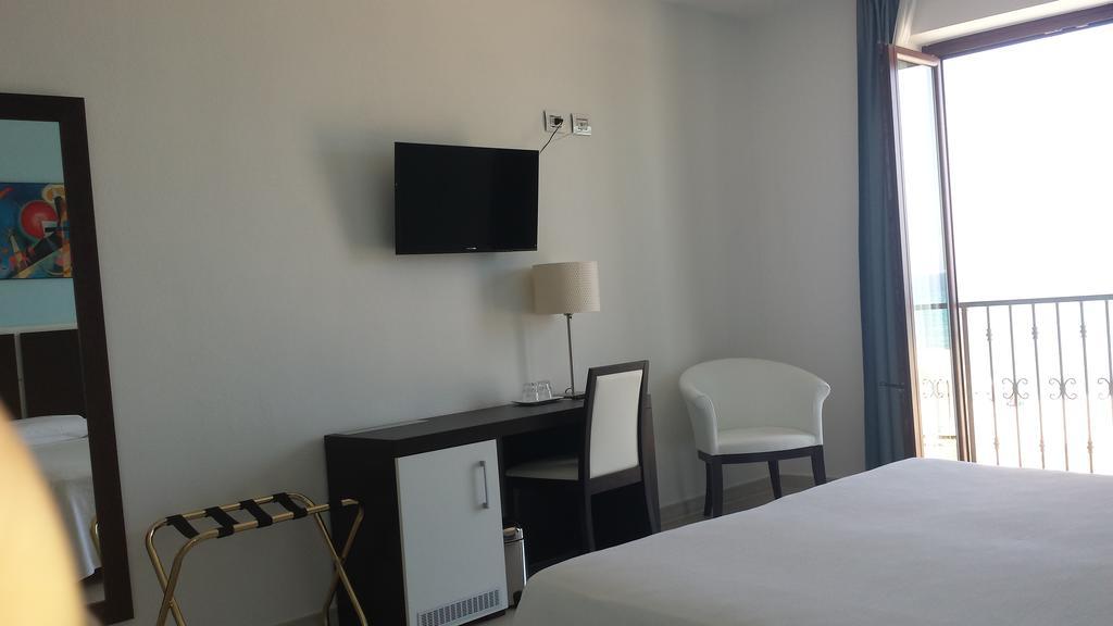 Buddi Hotel Platamona Luaran gambar