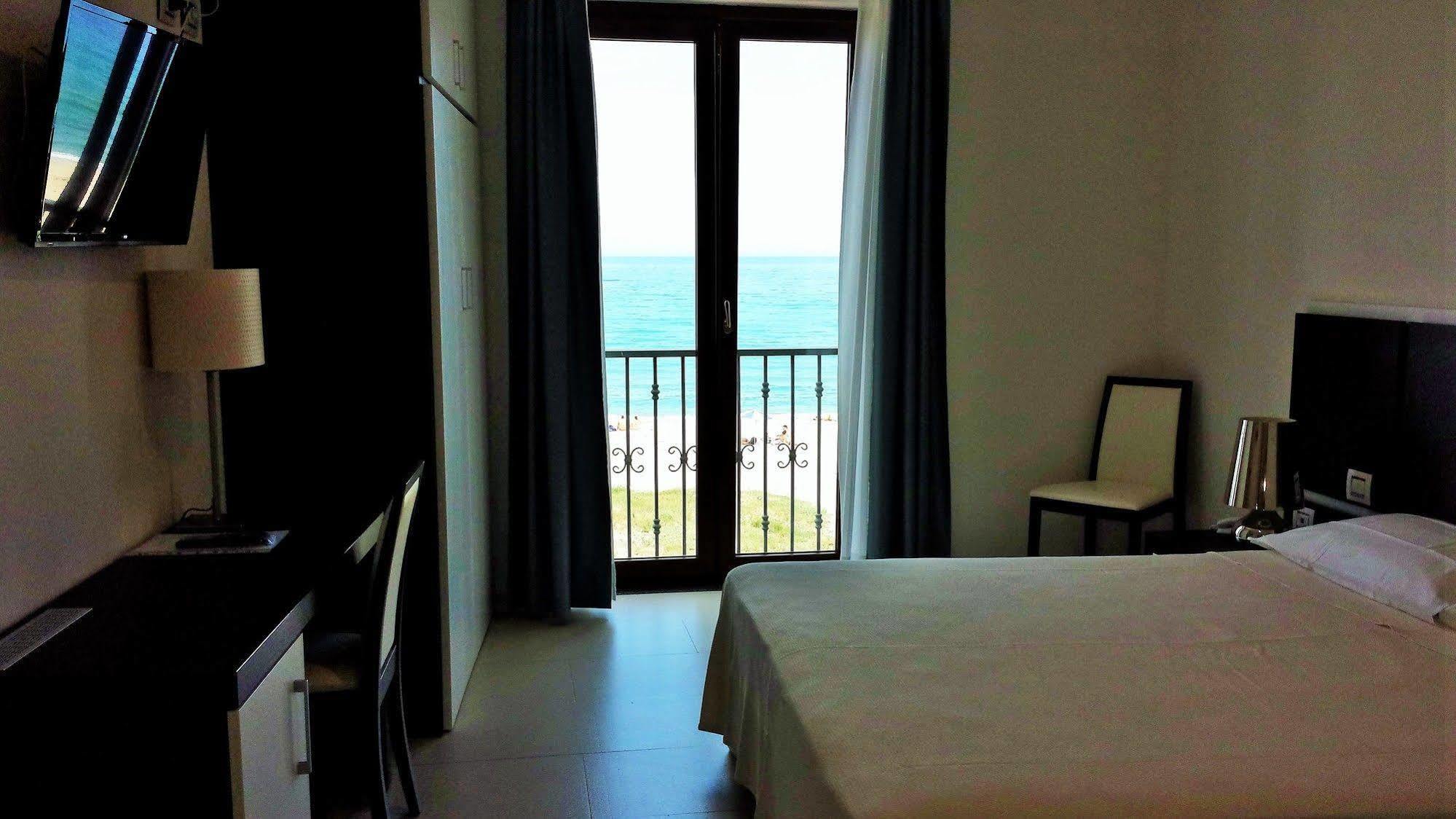 Buddi Hotel Platamona Luaran gambar